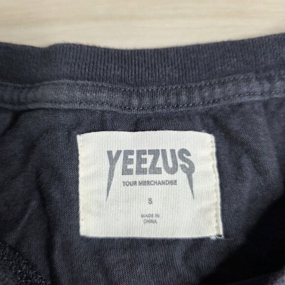 Yeezus God Wants You Tour Merch Shirt Mens Small Black Skull Native Graphic‎ Tee - Picture 6 of 8